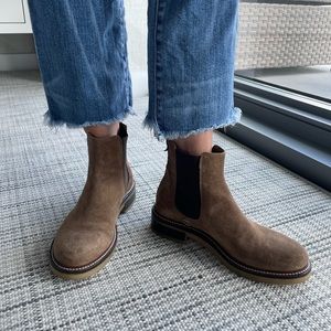 Adorable suede Chelsea boot